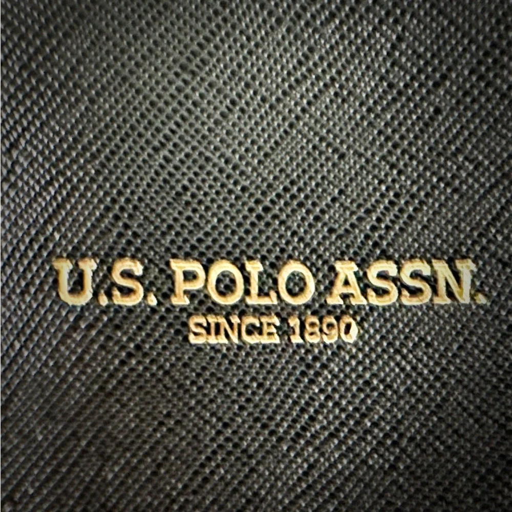 Vintage U.S. Polo Assn.Tan Interior crossbody purse - Picture 5 of 16